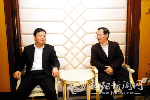 �V�ɼ��F�����е½������B�ǽ��O